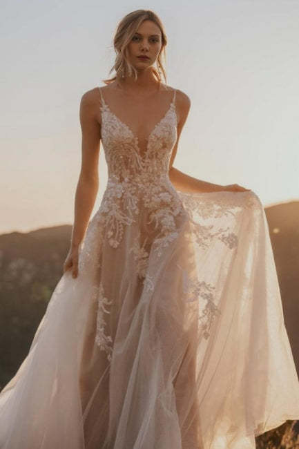 Beautiful White V-Neck Spaghetti Strap A-Line Sleeveless Tulle Wedding Dresses With Appliques