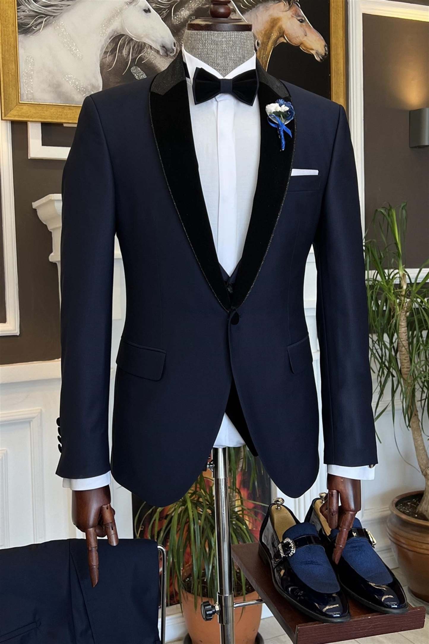 Fancy Navy Blue Peaked Lapel Two-Piece Prom Suit