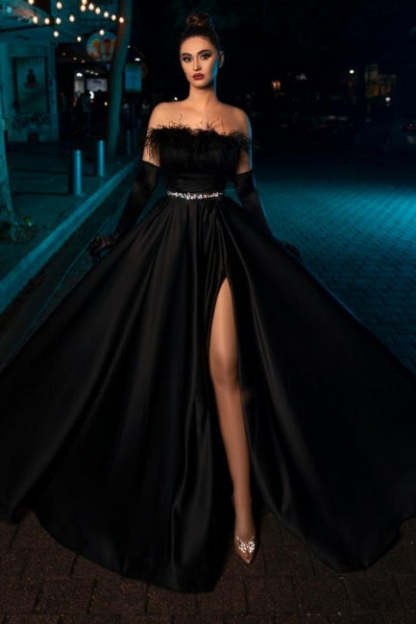 Charming Black A-Line Strapless Sleeveless Long Satin Split Front Prom Dresses With Feathers And Sash