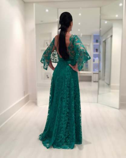 Charming Dark Green A-Line Mother of Bride Crew Long Sleeves Long Lace Bridesmaid Dress