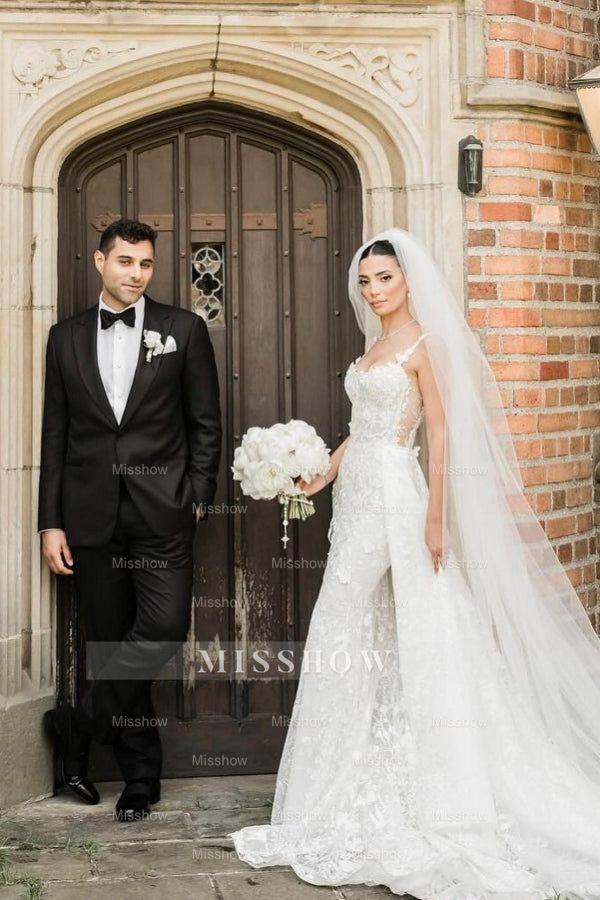 Charming Long Ivory Sleeveless Lace Wedding Dress with Detachable Train