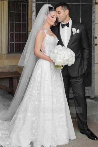 Charming Long Ivory Sleeveless Lace Wedding Dress with Detachable Train