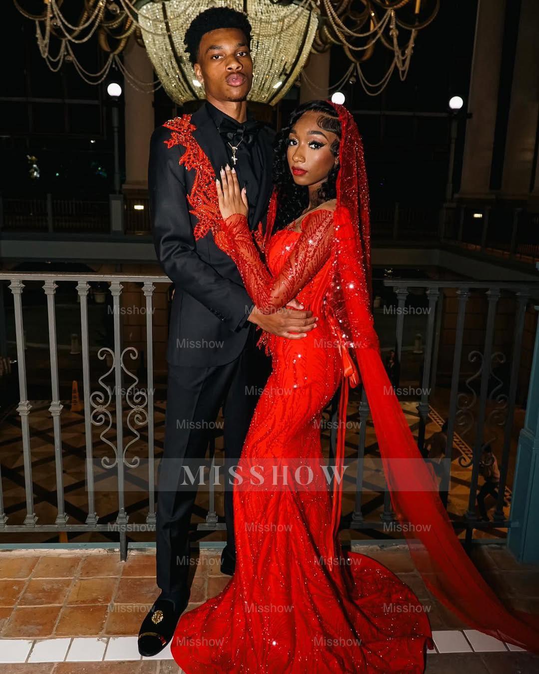 Charming Long Sweetheart Red Mermaid Sequined Prom Dress with Veil