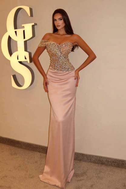 Charming Pink Column Strapless Beaded One-Shoulder Sleeveless Long Satin Evening Dresses with Rhinestones