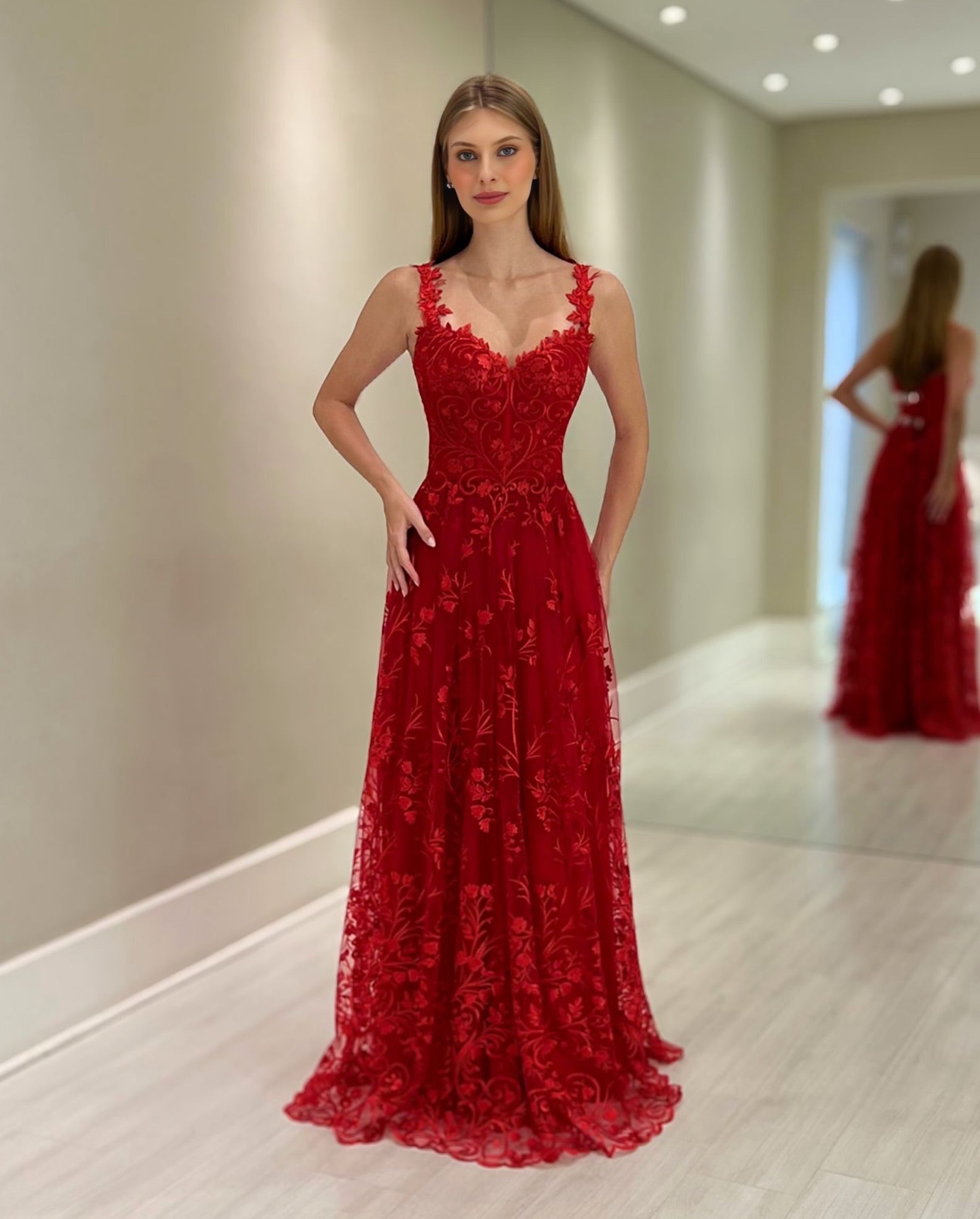 Charming Red A-Line Sweetheart Lace Spaghetti Straps Sleeveless Tulle Floor-Length Mothe of the Bride Dress