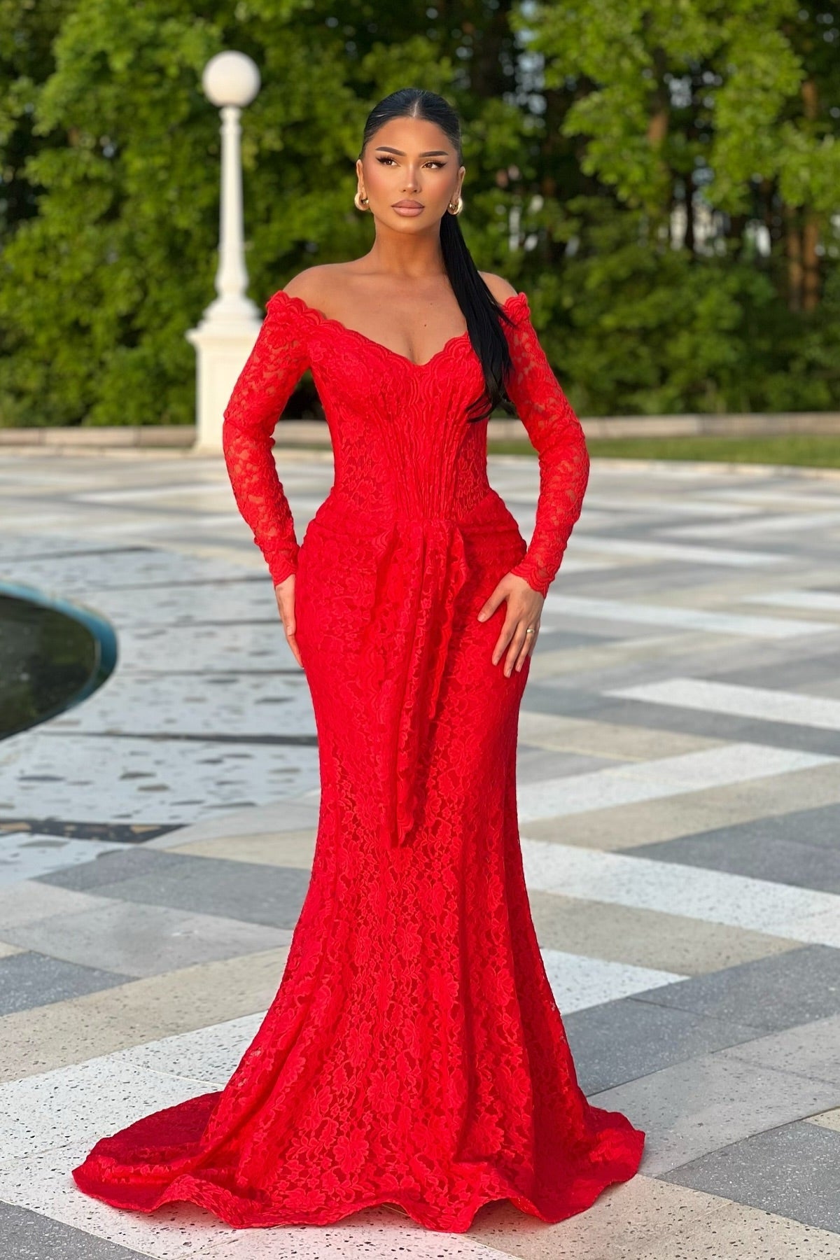 Charming Red Mermaid Off-The-Shoulder Strapless Long Sleeves Lace Long Formal Dress With Ruffles