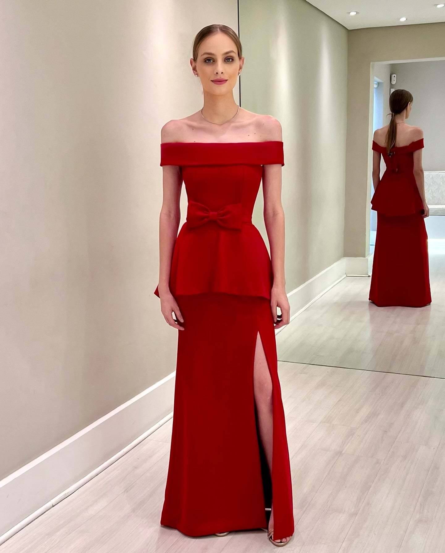 Charming Red Strapless Off-The-Shoulder Sleeveless Satin Bow Floor-Length Mother of the Bride Dresses With Slit