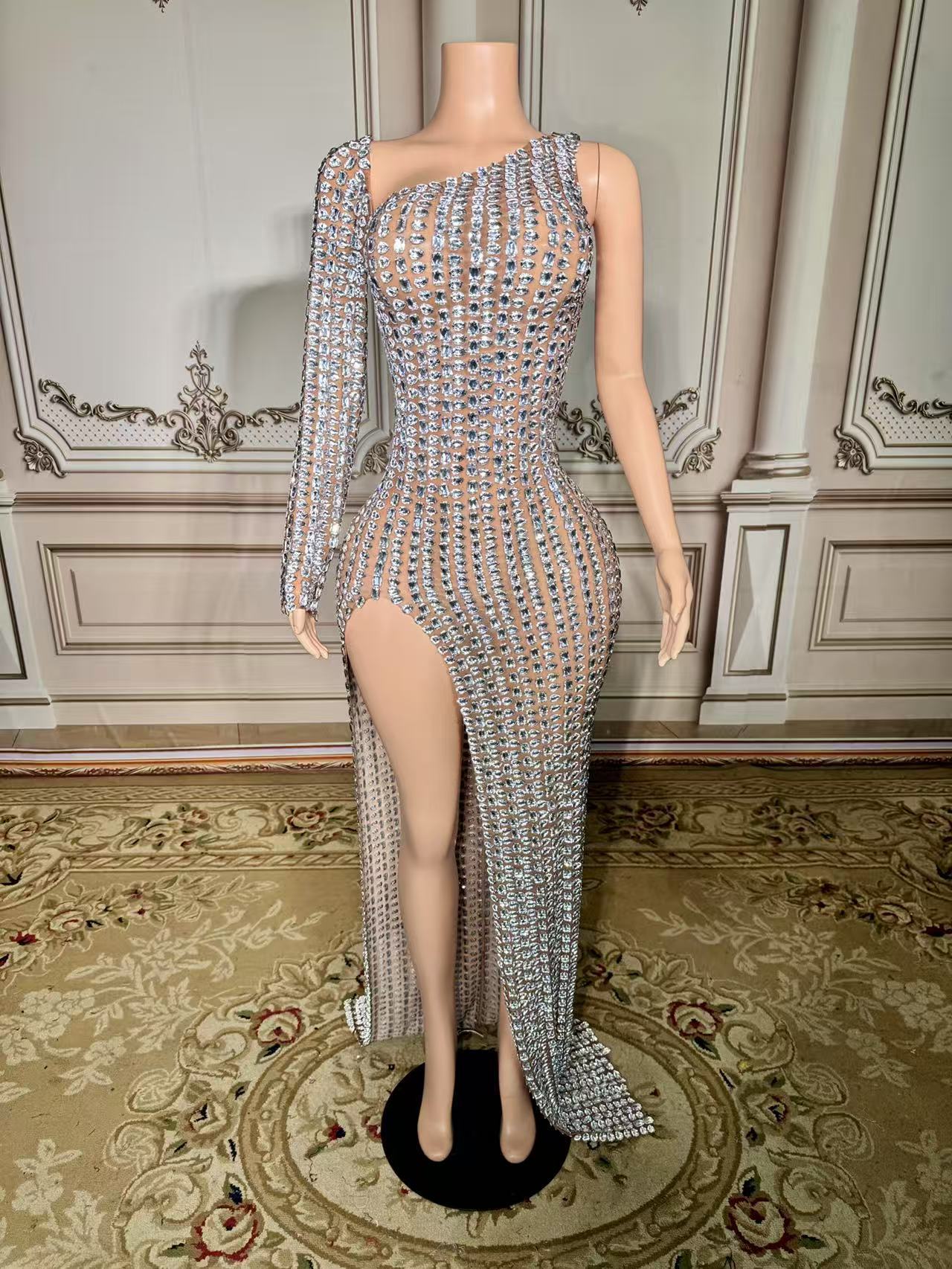 Charming Silver Mermaid One-Shoulder Beaded Long Sleeve Front Slit Tulle Long Prom Dresses With Rhinestones