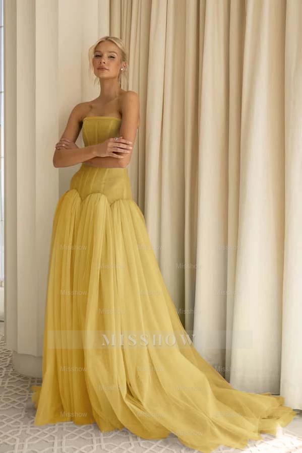 Charming Tulle Strapless Sleeveless Long Formal Dress With Pleated