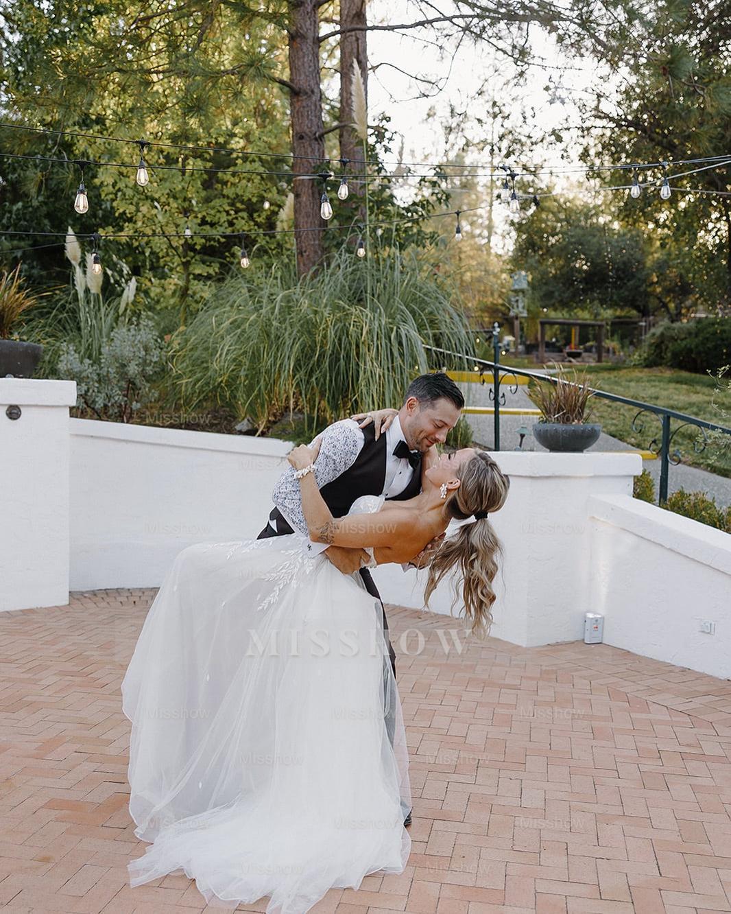 Charming White A-Line Sweetheart Sleeveless Front Split Long Tulle Wedding Dress With Appliques