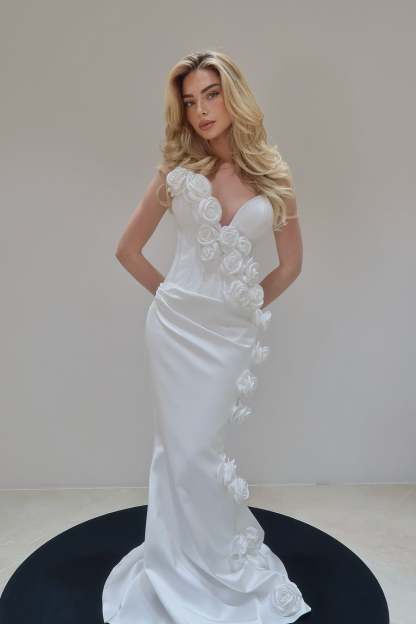 Charming White Mermaid Sweetheart Sleeveless Long Satin Wedding Dresses With Handmade Flowers