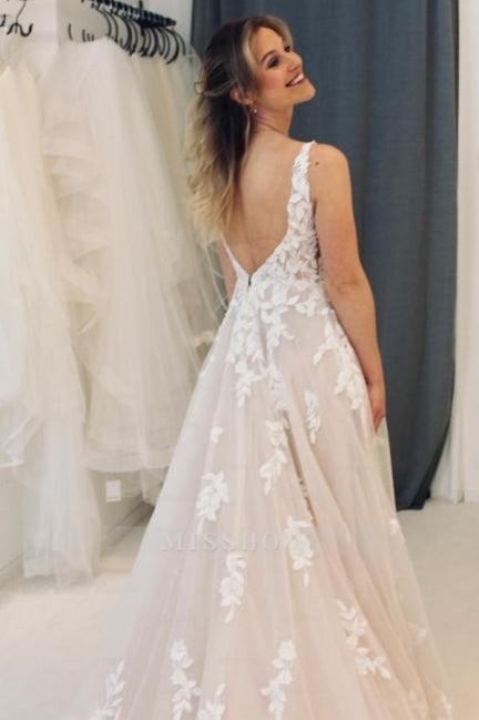Charming White V-Neck Spaghetti Strap A-Line Sleeveless Backless Tulle Long Wedding Dresses With Appliques
