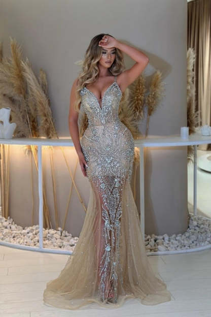 Chic Champagne Mermaid V-Neck Spaghetti Strap Sleeveless Sequined Long Tulle Prom Dresses With Rhinestone