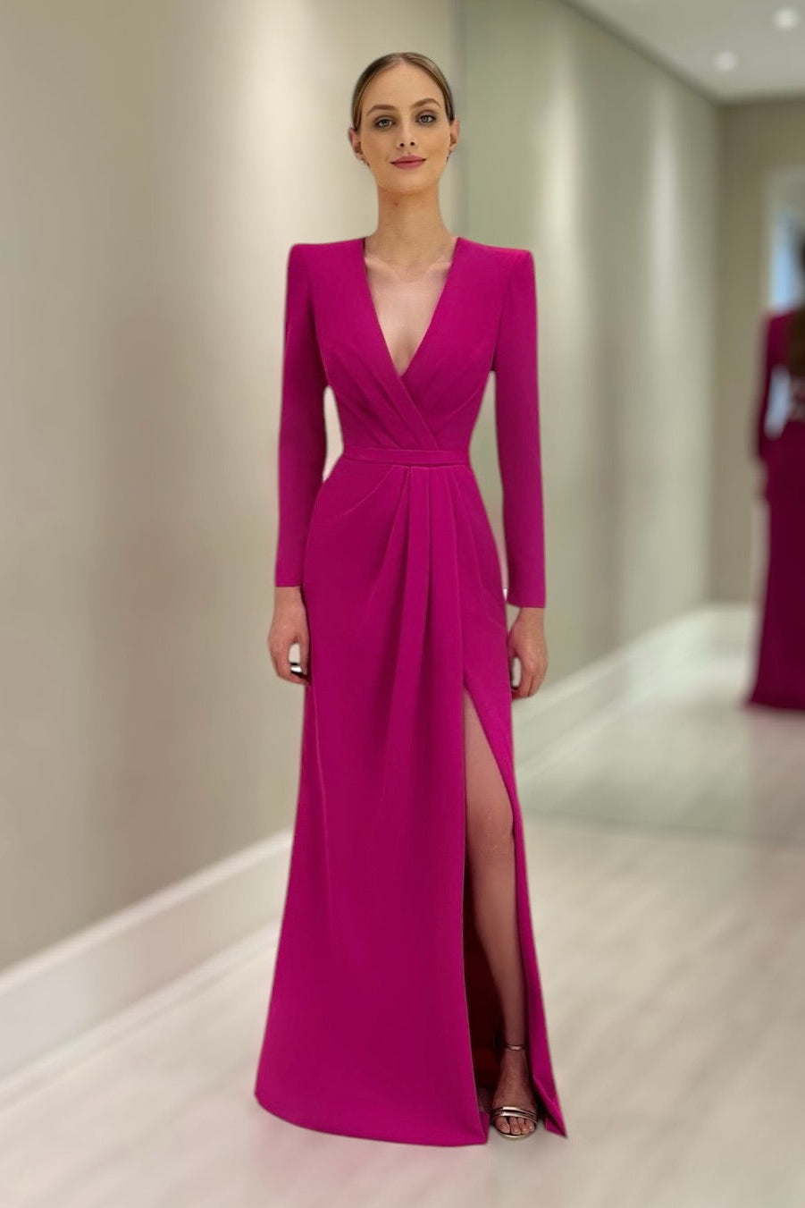 Chic Fuchsia V-Neck Long Sleeves Ruffles Long Satin Mother of the Bride Dress Wedding Guests Dress With Slit