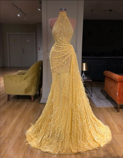 Chic Halter Sequins Sleeveless Slim Pleated Long Formal Dress With Feathers