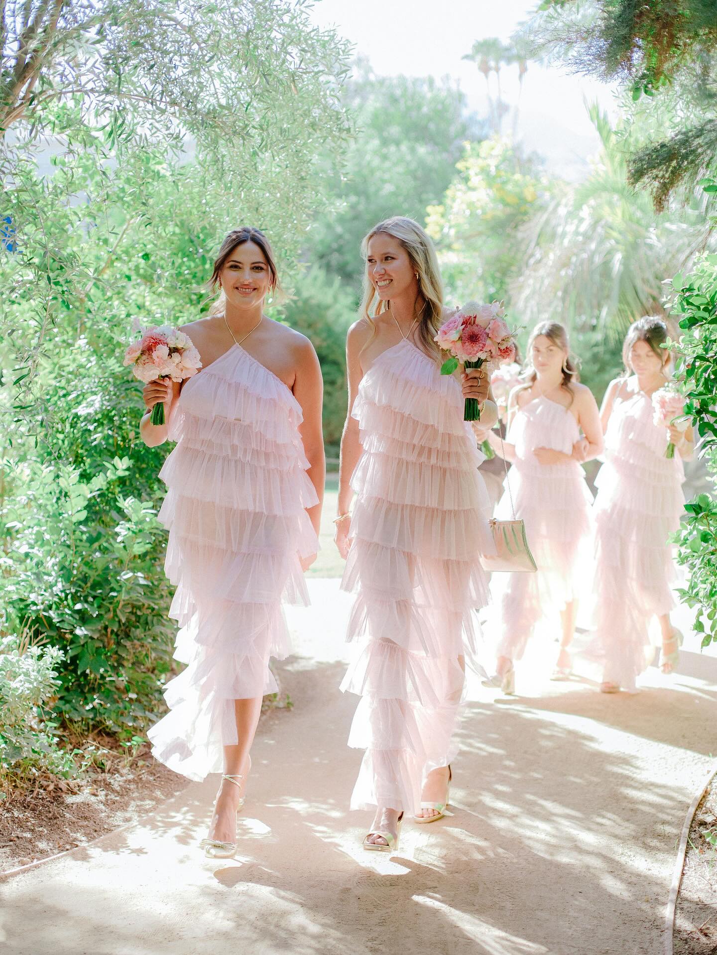 Chic Pink V-Neck Spaghetti Straps Sleeveless Tea-Length Tulle Cake Bridesmaid Dresses With Slit