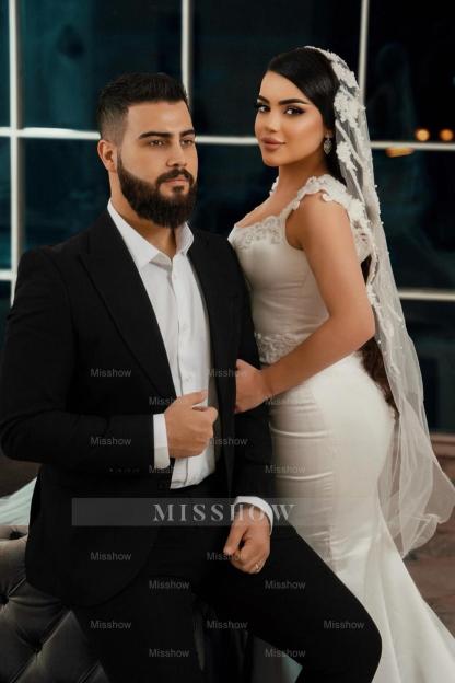 Chic White Mermaid Spaghetti Strap Square Sleeveless Sweep Train Simple Satin Wedding Dresses With Appliques