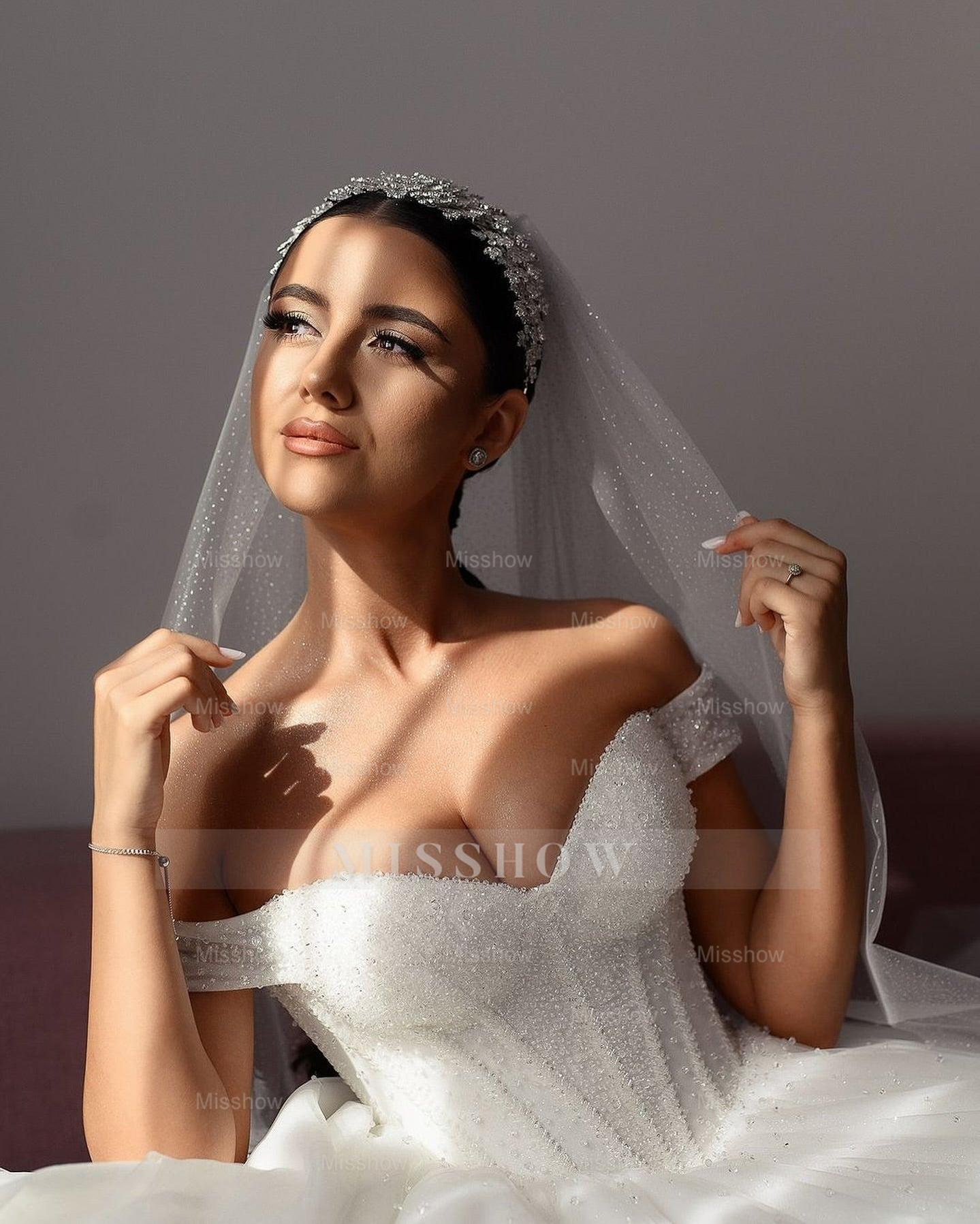 Chic White Sweetheart Ball Gown Off-The-Shoulder Beaded Sleeveless Long Tulle Wedding Dresses