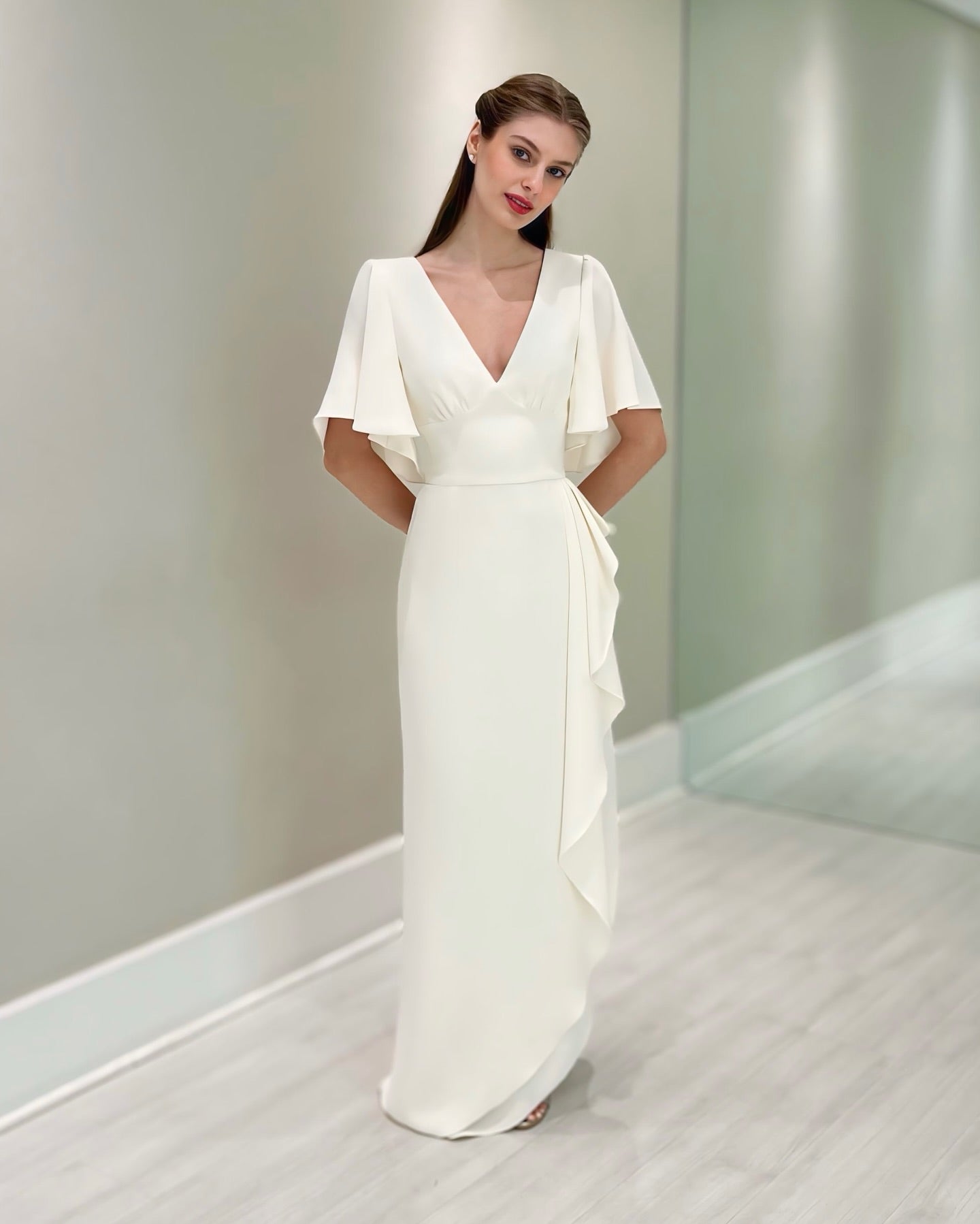 Chic White V-Neck Ruffles Cap Sleeves Long Chiffon Mother of the Bride Dress With Slit