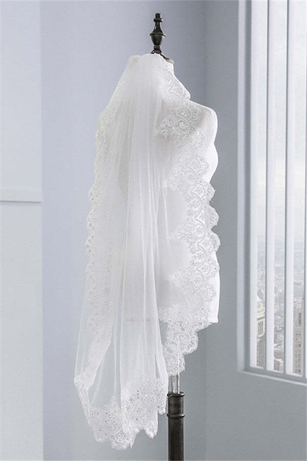 Cute Tulle Lace Scalloped Edge 1.5*1.45M Wedding Veils with Appliques Sequined