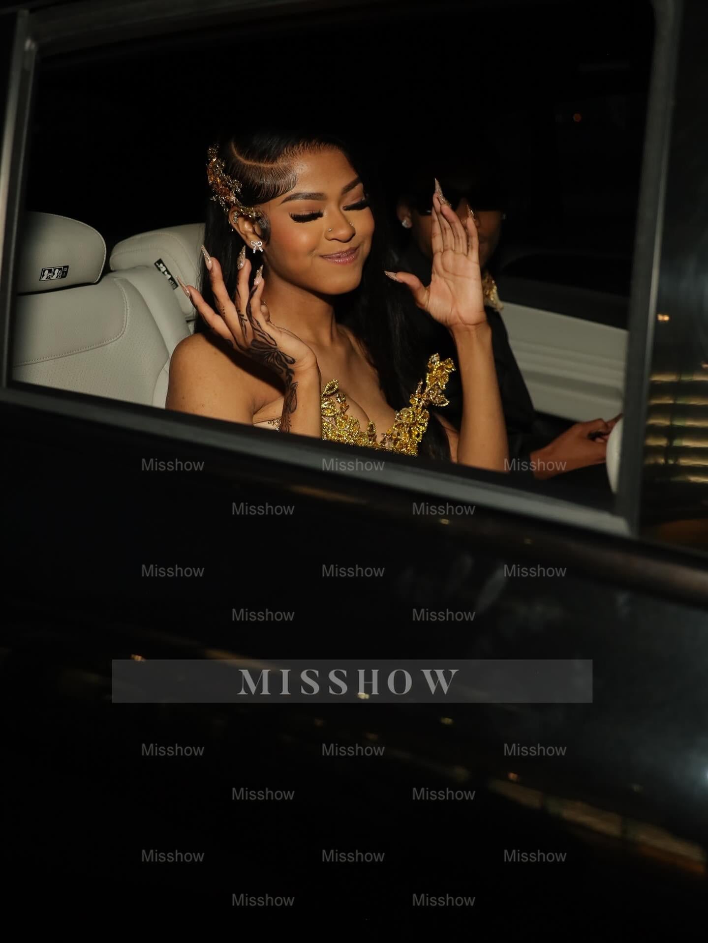 Designer Gold Sweetheart Sleeveless Mermaid Prom Dress with Beaded Appliques and Slit