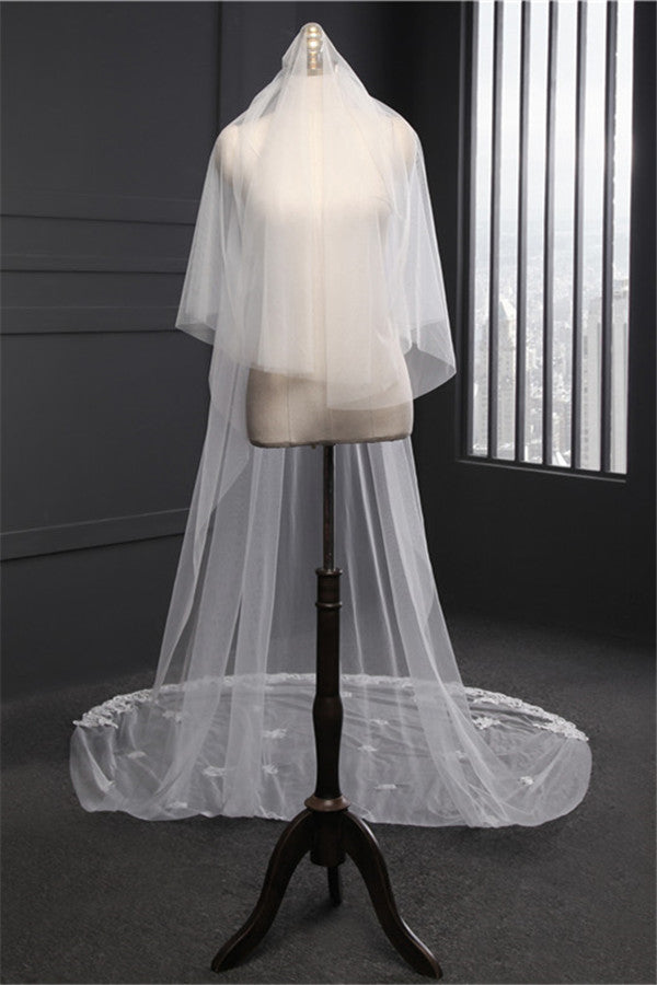 Elegant Lace Applique Edge Wedding Veils with Appliques