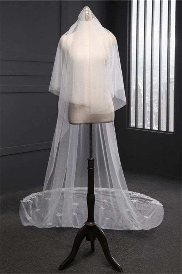 Elegant Lace Applique Edge Wedding Veils with Appliques