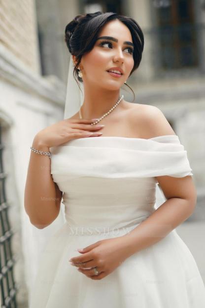 Elegant White A-Line Strapless Off-The-Shoulder Sleeveless Long Simple Chiffon Wedding Dresses With Ruffles