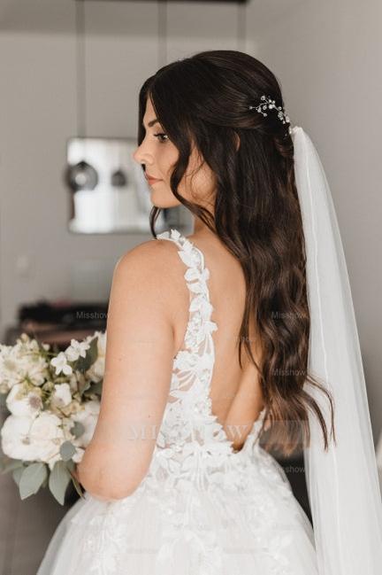 Elegant White A-Line V-Neck Spaghetti Strap Sleeveless Backless Lace Sweep Train Tulle Wedding Dresses With Appliques