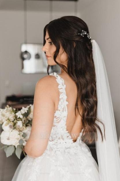 Elegant White A-Line V-Neck Spaghetti Strap Sleeveless Backless Lace Sweep Train Tulle Wedding Dresses With Appliques