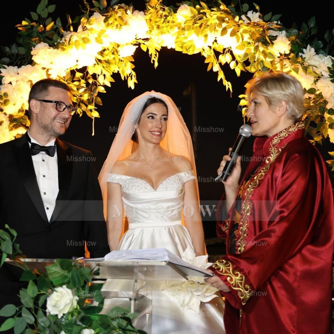 Elegant White Ball Gown Strapless Off-The-Shoulder Sleeveless Beaded Sweep Train Satin Wedding Dress