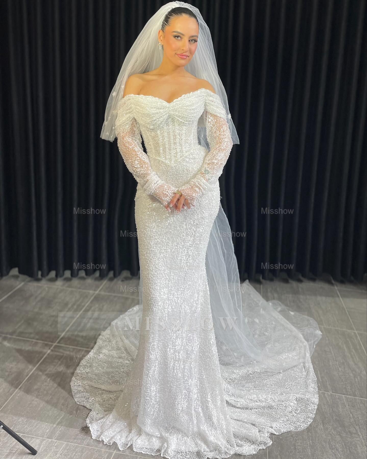 Elegant White Sweetheart Long-Sleeve Mermaid Wedding Dress with Chapel Train