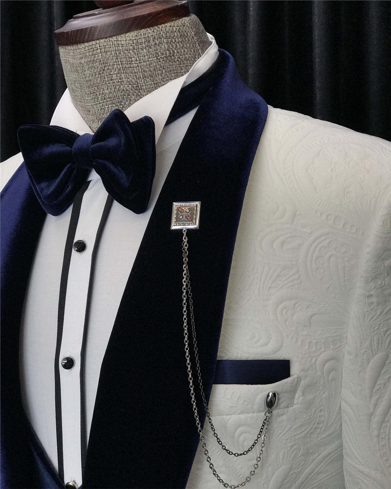 Elegant White Three-Piece Jacquard Suit with Navy Blue Shawl Lapel