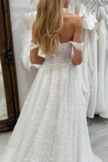 Enchanting White A-Line Strapless Off-The-Shoulder Sleeveless Beaded Chapel Train Tulle Wedding Dresses With Pearls
