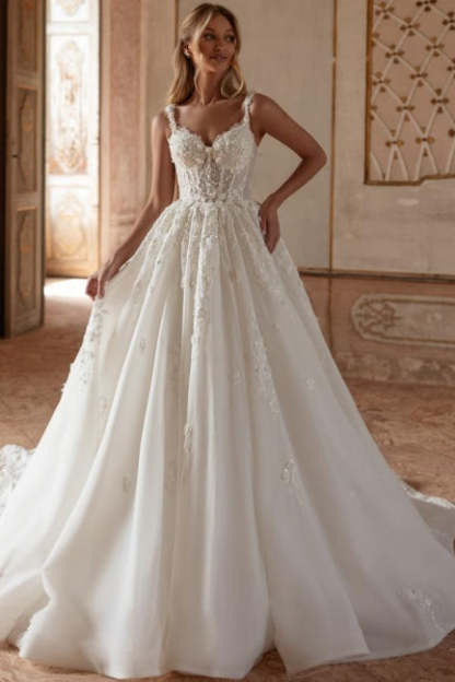 Extravagant Long Ivory A-line Princess Spaghetti Straps Lace Tulle Wedding Dress