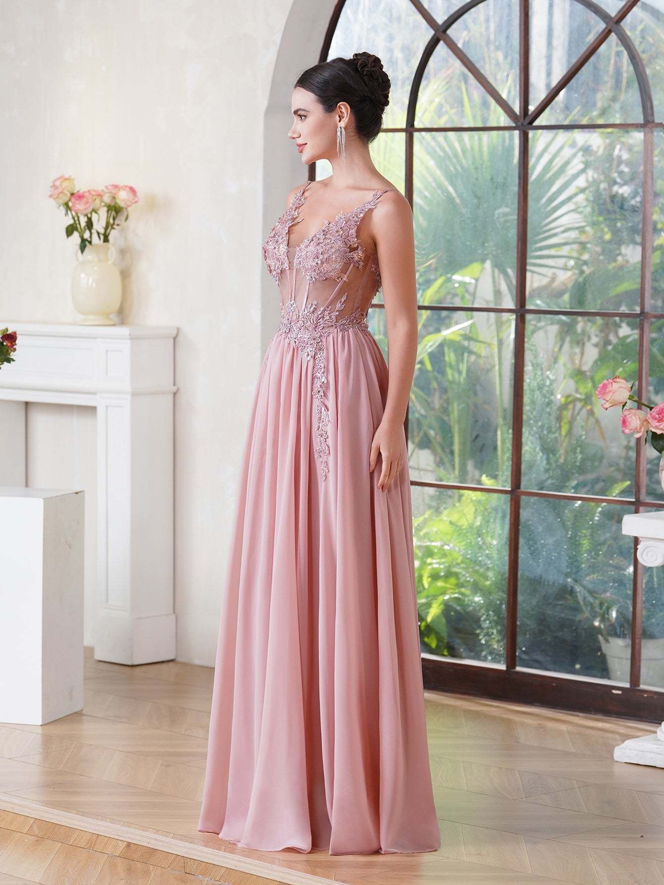 Fabulous A-line Spaghetti Straps Pleated Chiffon Floor Length Dress with Appliques