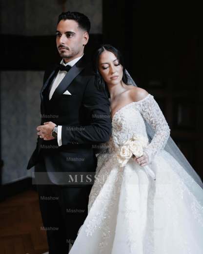 Fabulous White Ball Gown Strapless Off-The-Shoulder Long Sleeves Beaded Lace Long Tulle Wedding Dress