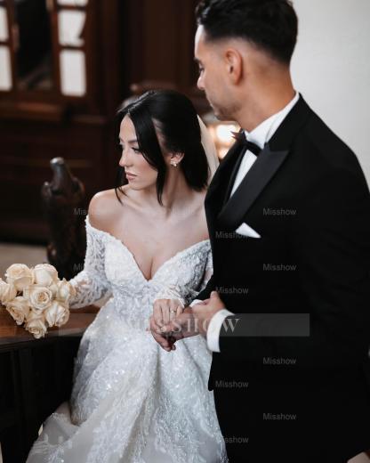 Fabulous White Ball Gown Strapless Off-The-Shoulder Long Sleeves Beaded Lace Long Tulle Wedding Dress