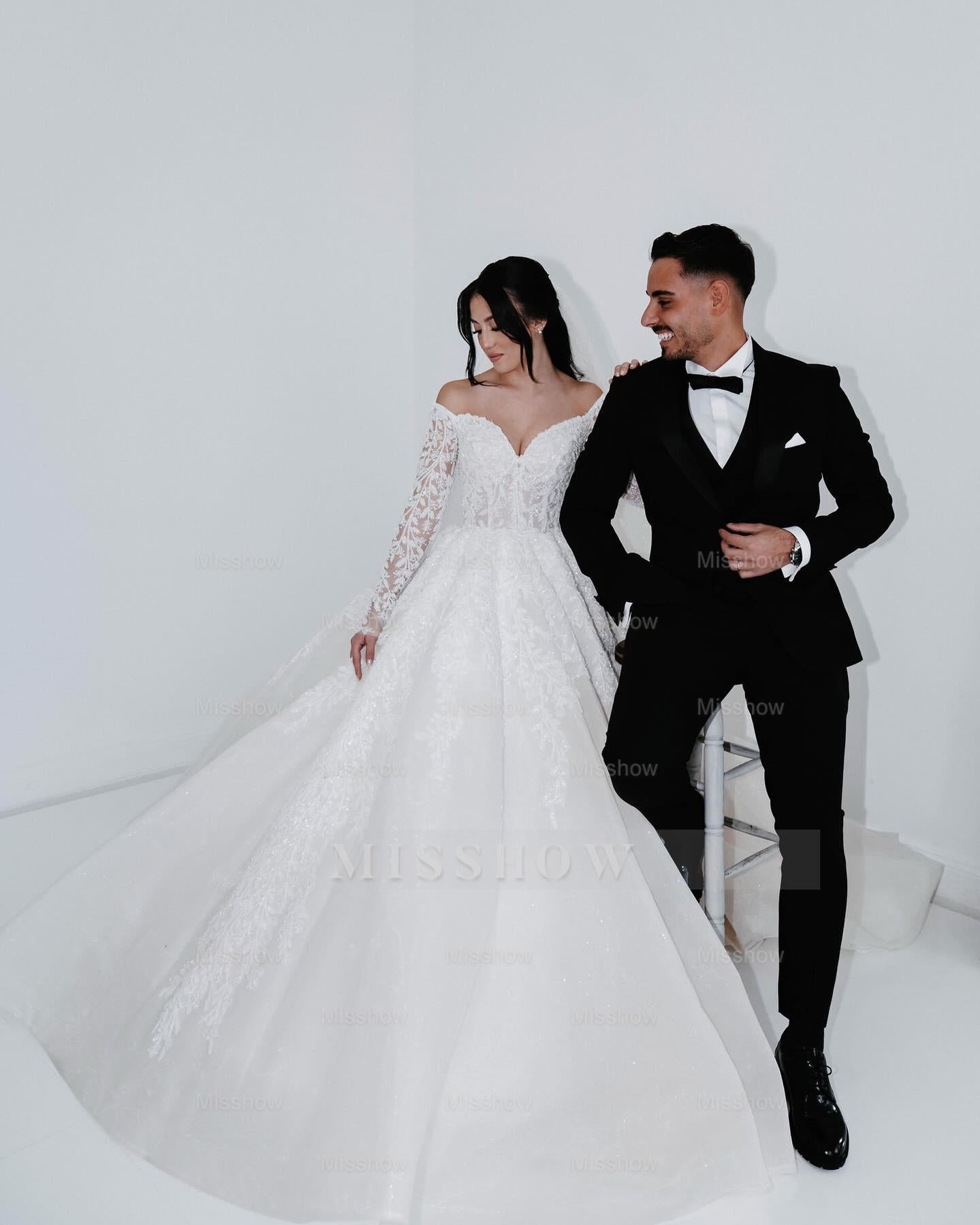 Fabulous White Ball Gown Strapless Off-The-Shoulder Long Sleeves Beaded Lace Long Tulle Wedding Dress