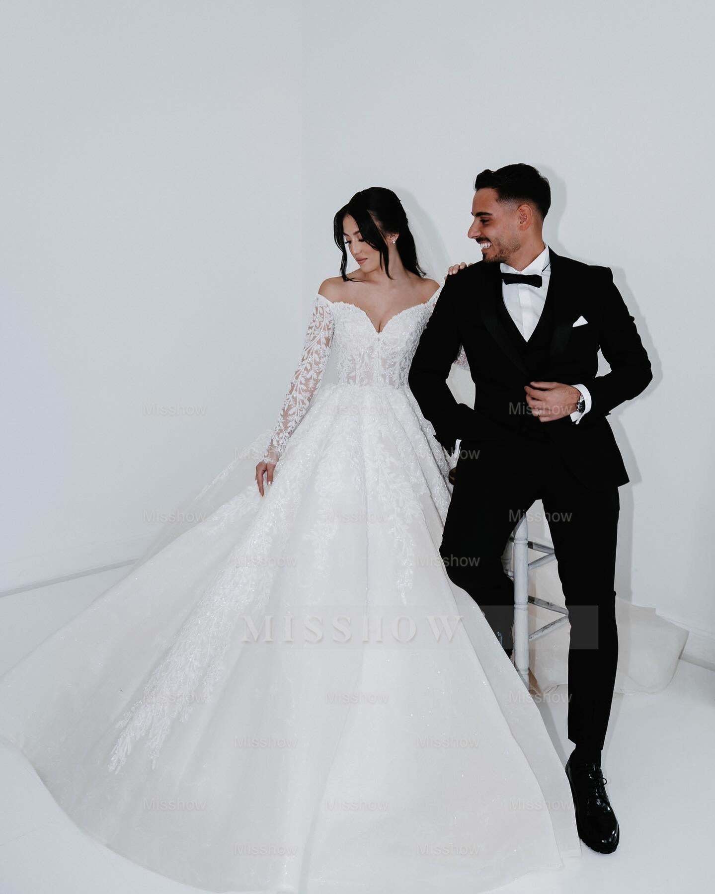 Fabulous White Ball Gown Strapless Off-The-Shoulder Long Sleeves Beaded Lace Long Tulle Wedding Dress