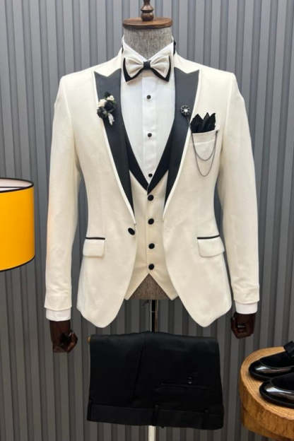 Fancy White Peaked Lapel Three-Piece Prom Suit