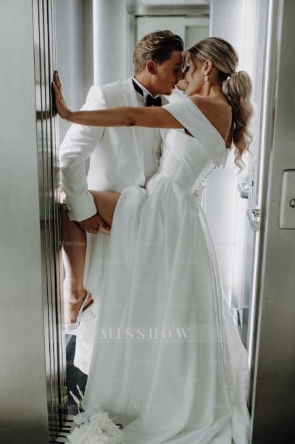 Fashionable White A-Line Off-the-shoulder Split Front Lace-up Long Wedding Dress Panel Train