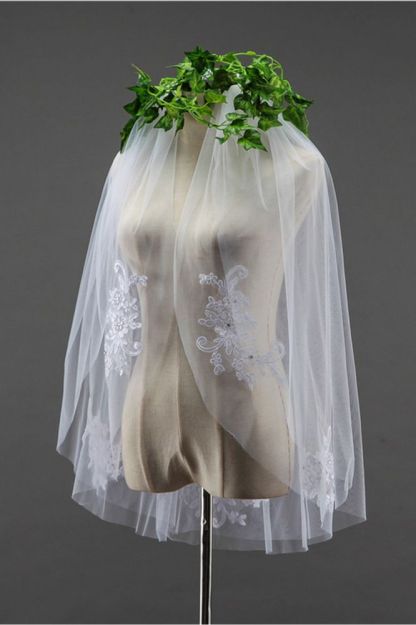 Floral Cute Tulle Cut Edge 1.5*1.5M Wedding Veils with Appliques Sequined