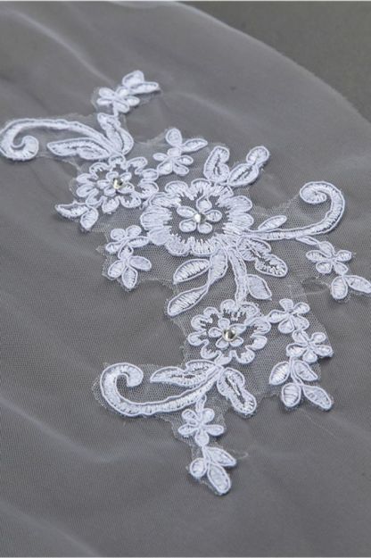 Floral Cute Tulle Cut Edge 1.5*1.5M Wedding Veils with Appliques Sequined