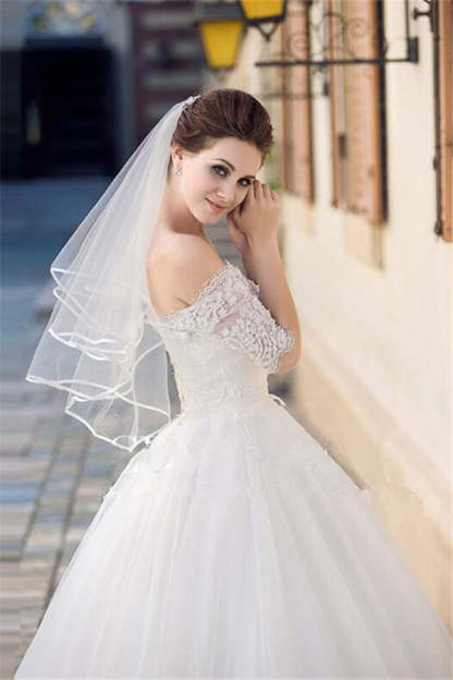 Floral Cute Tulle Lace Pencil Edge 0.8*0.9M Wedding Veils with Comb