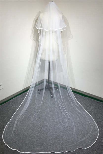 Floral Cute Tulle Lace Ribbon Edge 1.5*1.4M Wedding Veils with Comb