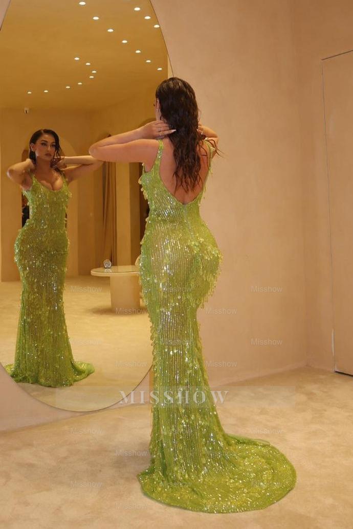 Glamorous Green Spaghetti Strap Sleeveless Long Formal Dress With Beadings