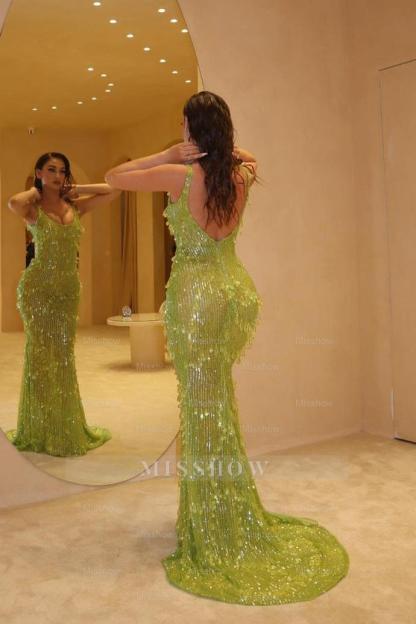 Glamorous Green Spaghetti Strap Sleeveless Long Formal Dress With Beadings