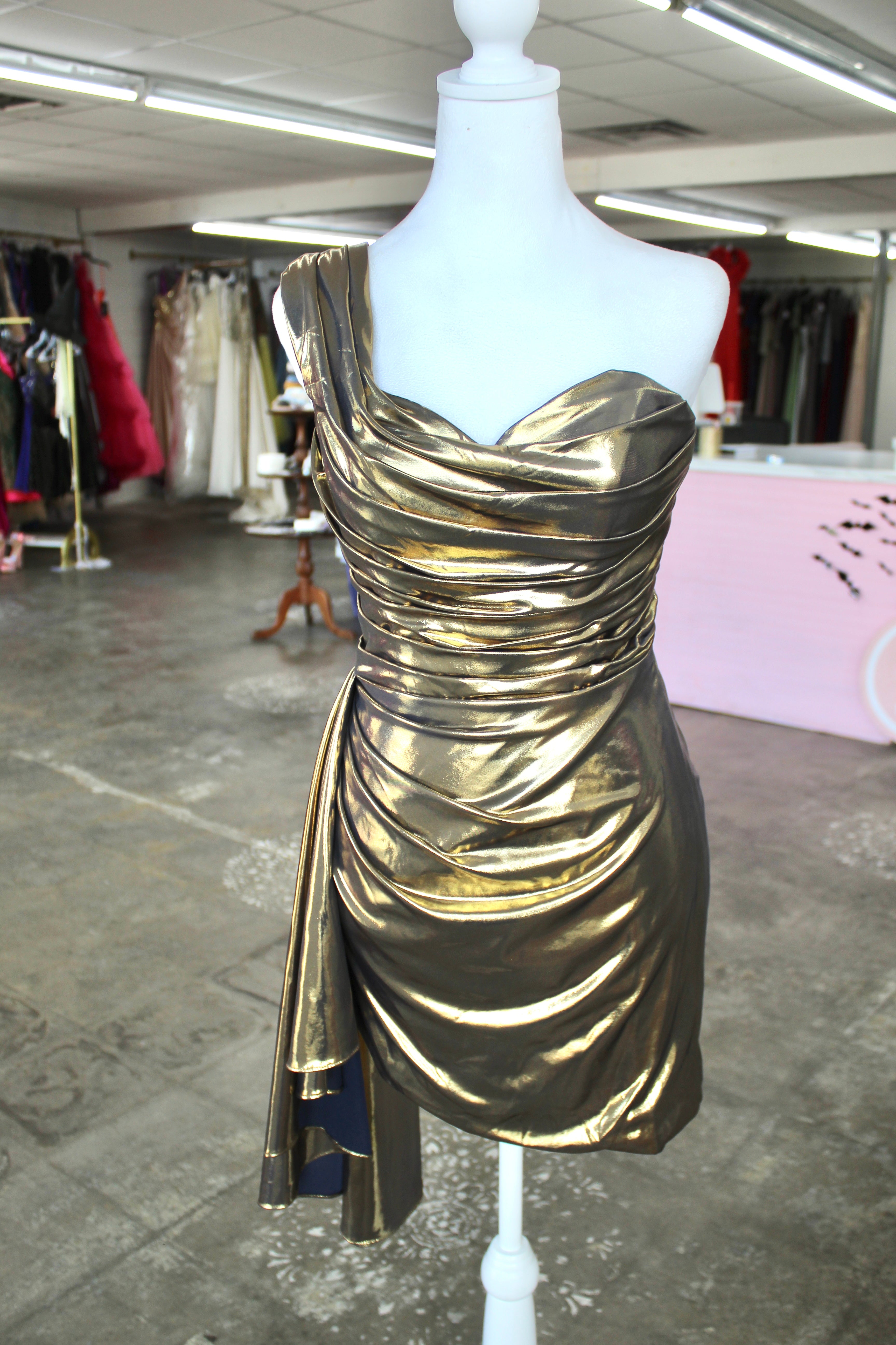 Sparkly Green Tight Ruched Short Metallic Homcoming Dress With Sash