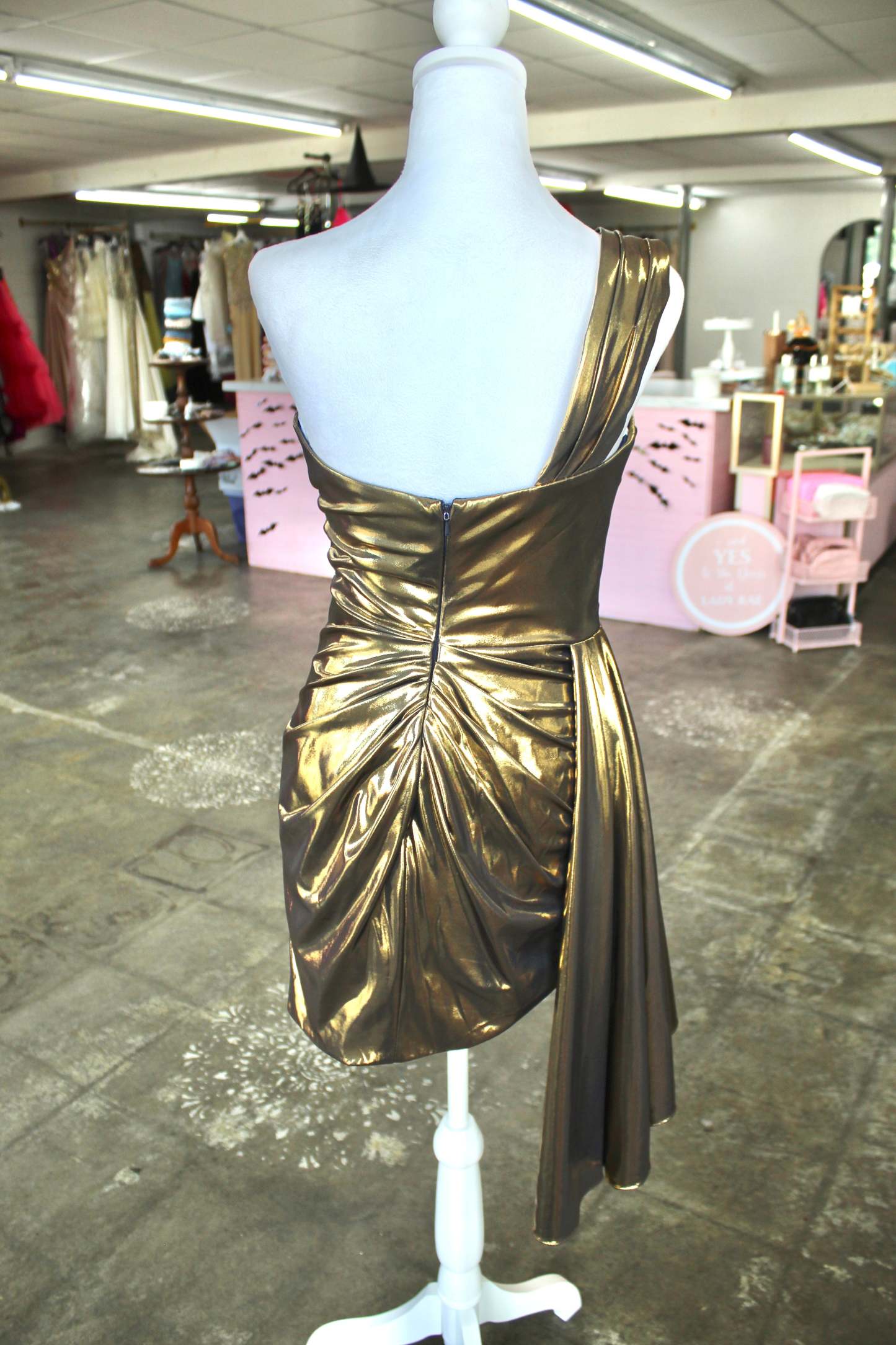 Sparkly Green Tight Ruched Short Metallic Homcoming Dress With Sash